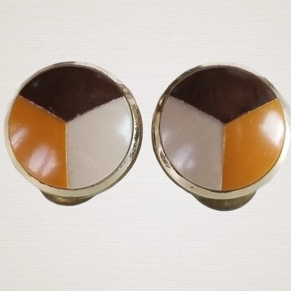 Vintage 1970s Earth Tone Inlaid Clip Earrings Gold Tone - Picture 3 of 16